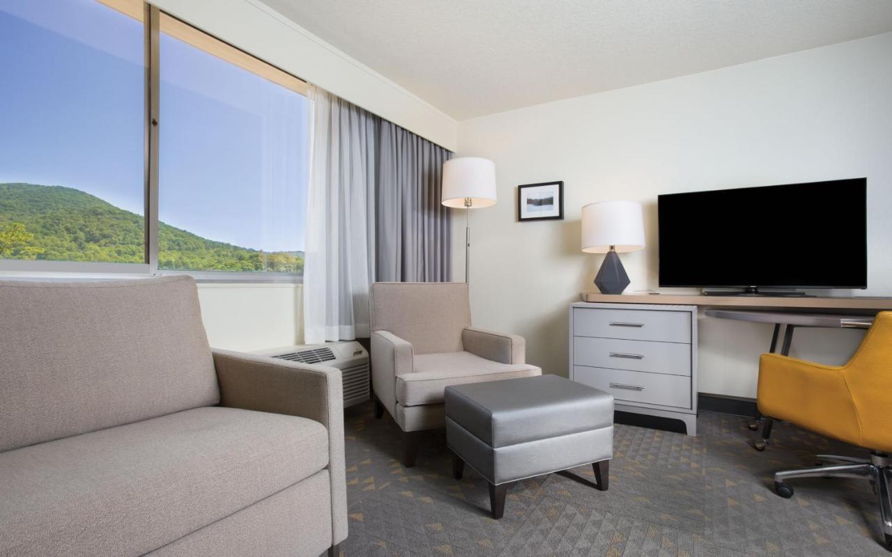 Holiday Inn Asheville East-Blue Ridge Pkwy By Ihg Exterior foto
