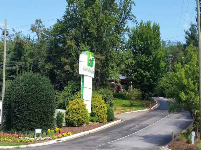 Holiday Inn Asheville East-Blue Ridge Pkwy By Ihg Exterior foto