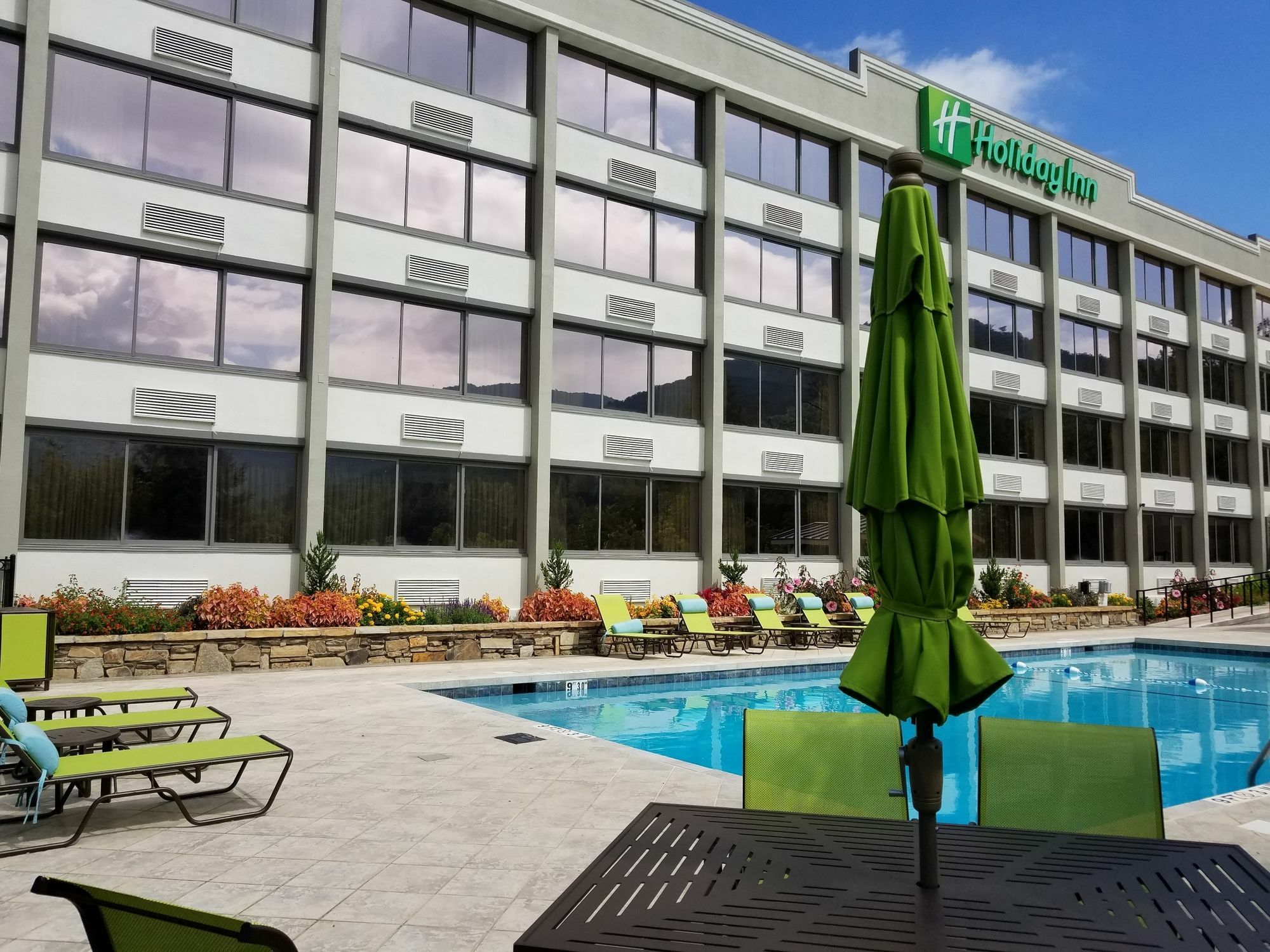 Holiday Inn Asheville East-Blue Ridge Pkwy By Ihg Exterior foto